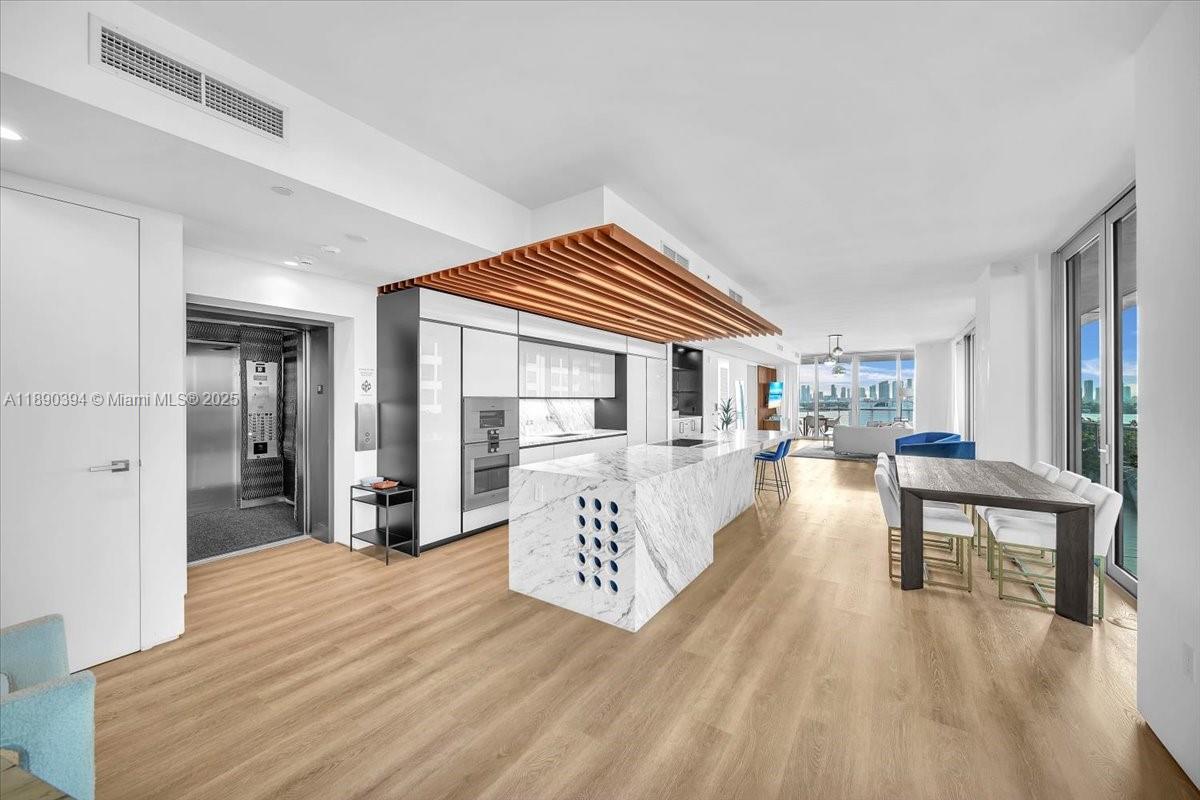 1300 Monad Ter # 10B