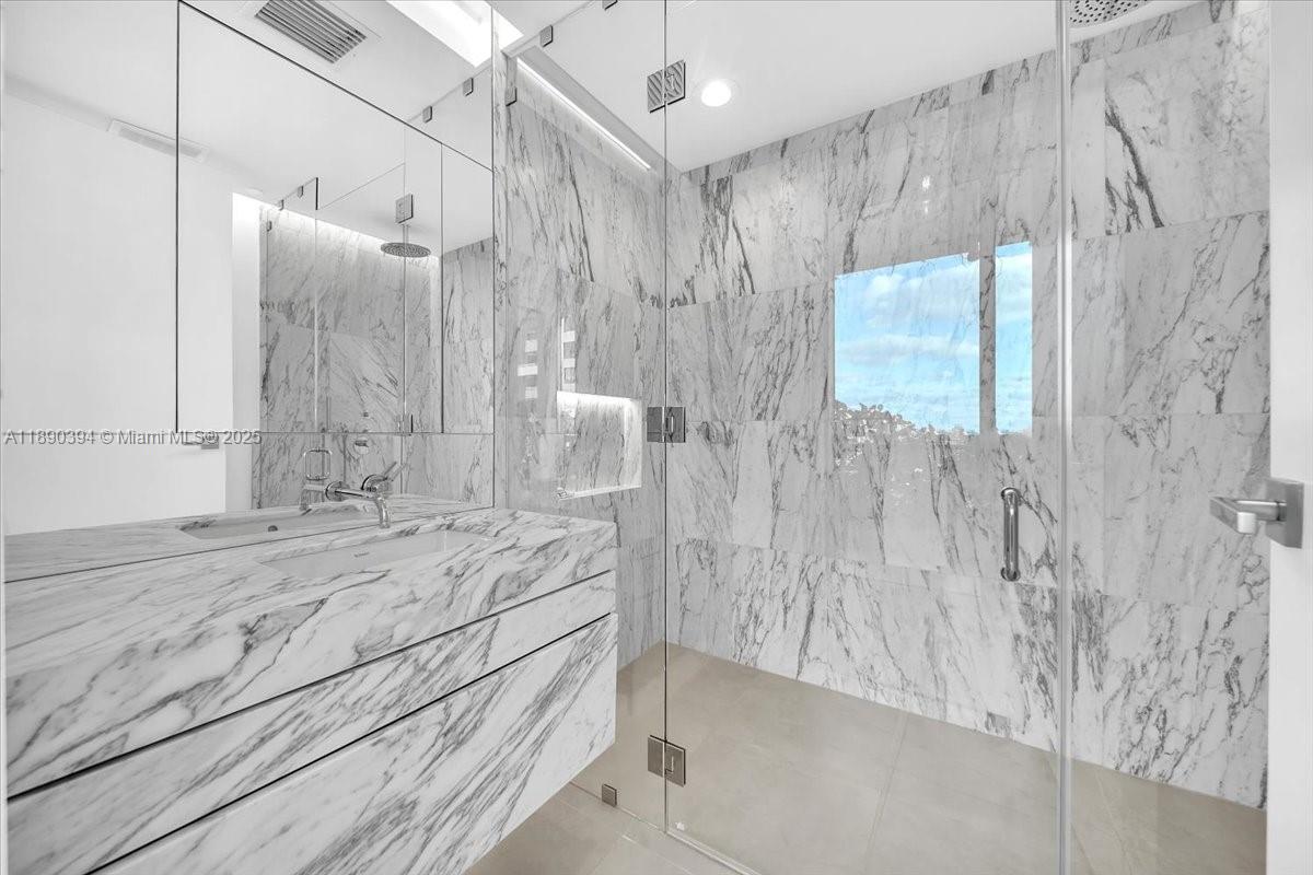 1300 Monad Ter # 10B