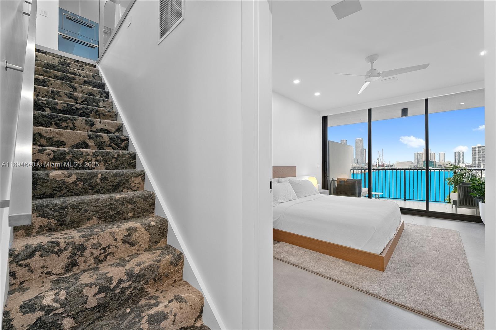 1000 Venetian Way # 1006