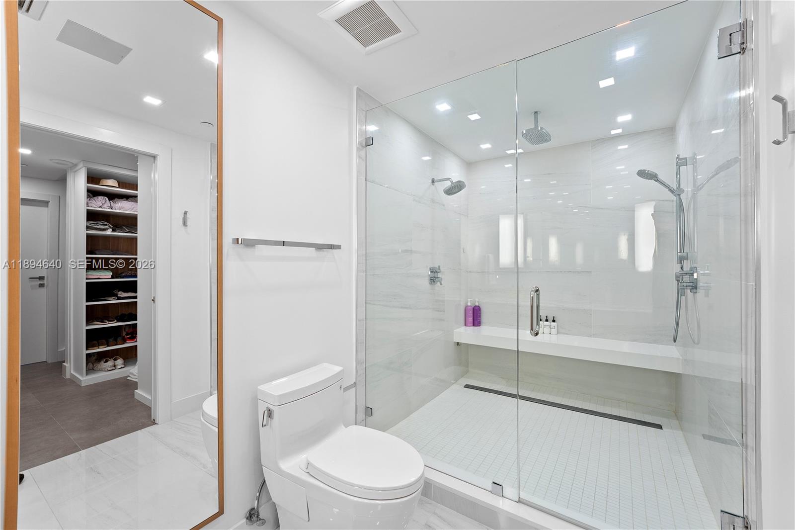1000 Venetian Way # 1006