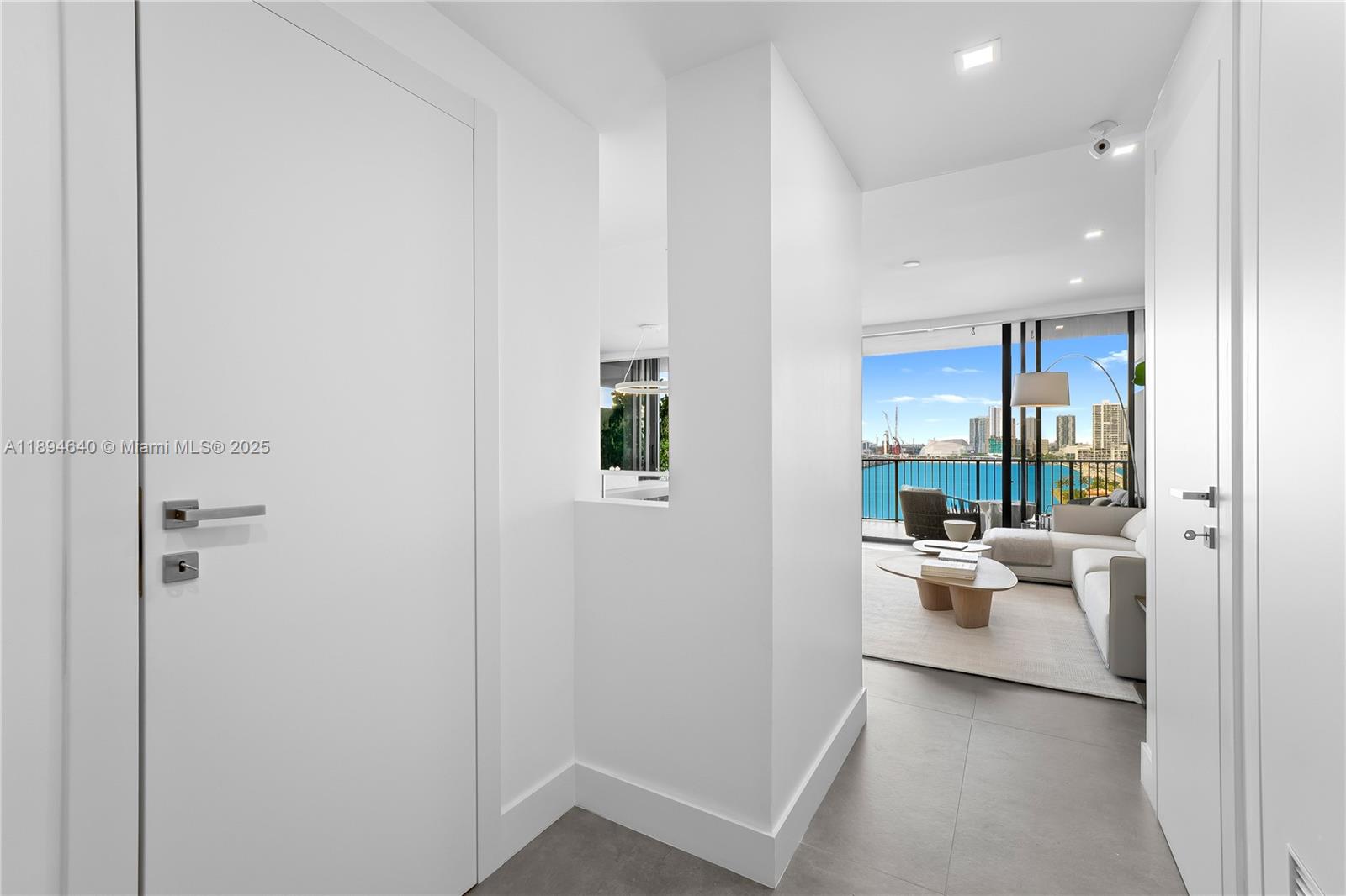 1000 Venetian Way # 1006