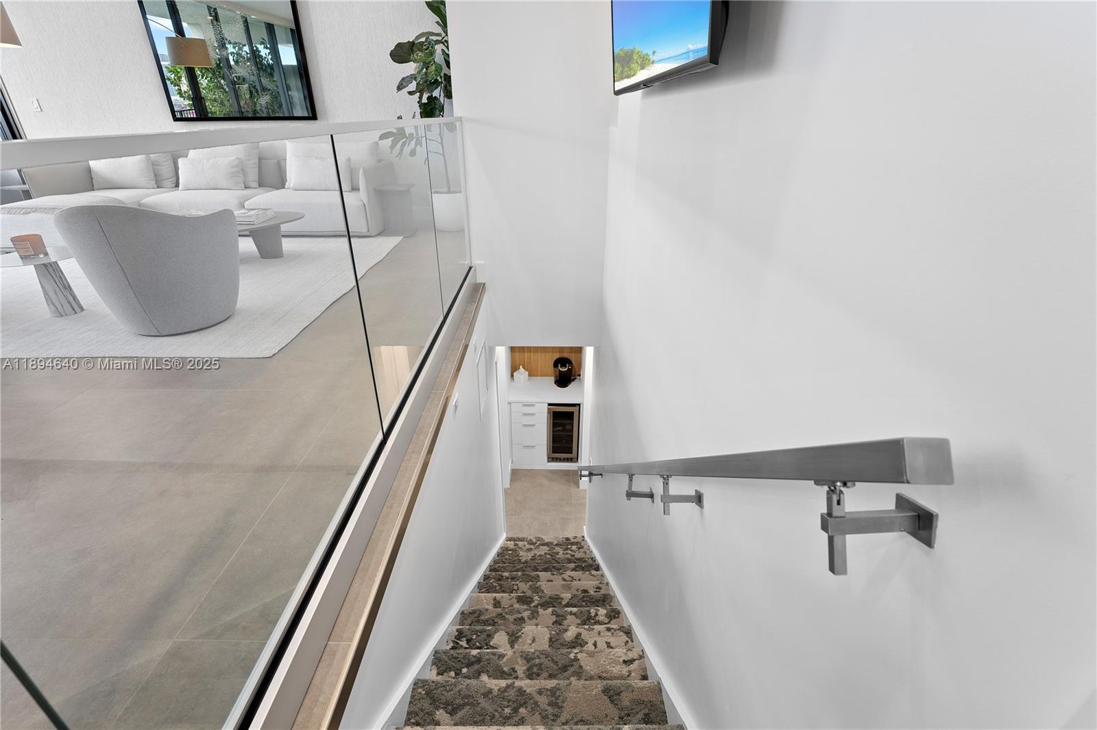 1000 Venetian Way # 1006