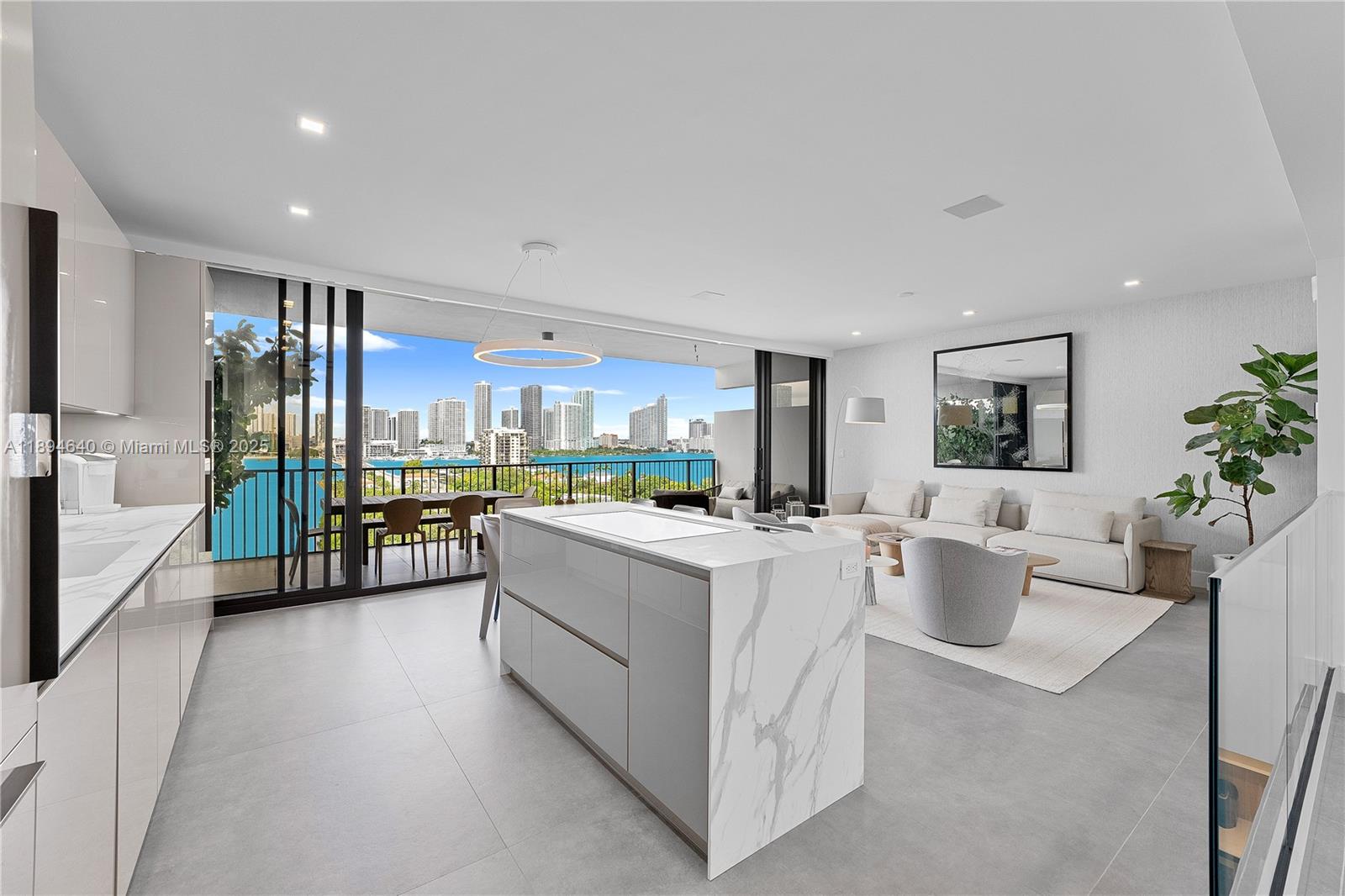 1000 Venetian Way # 1006
