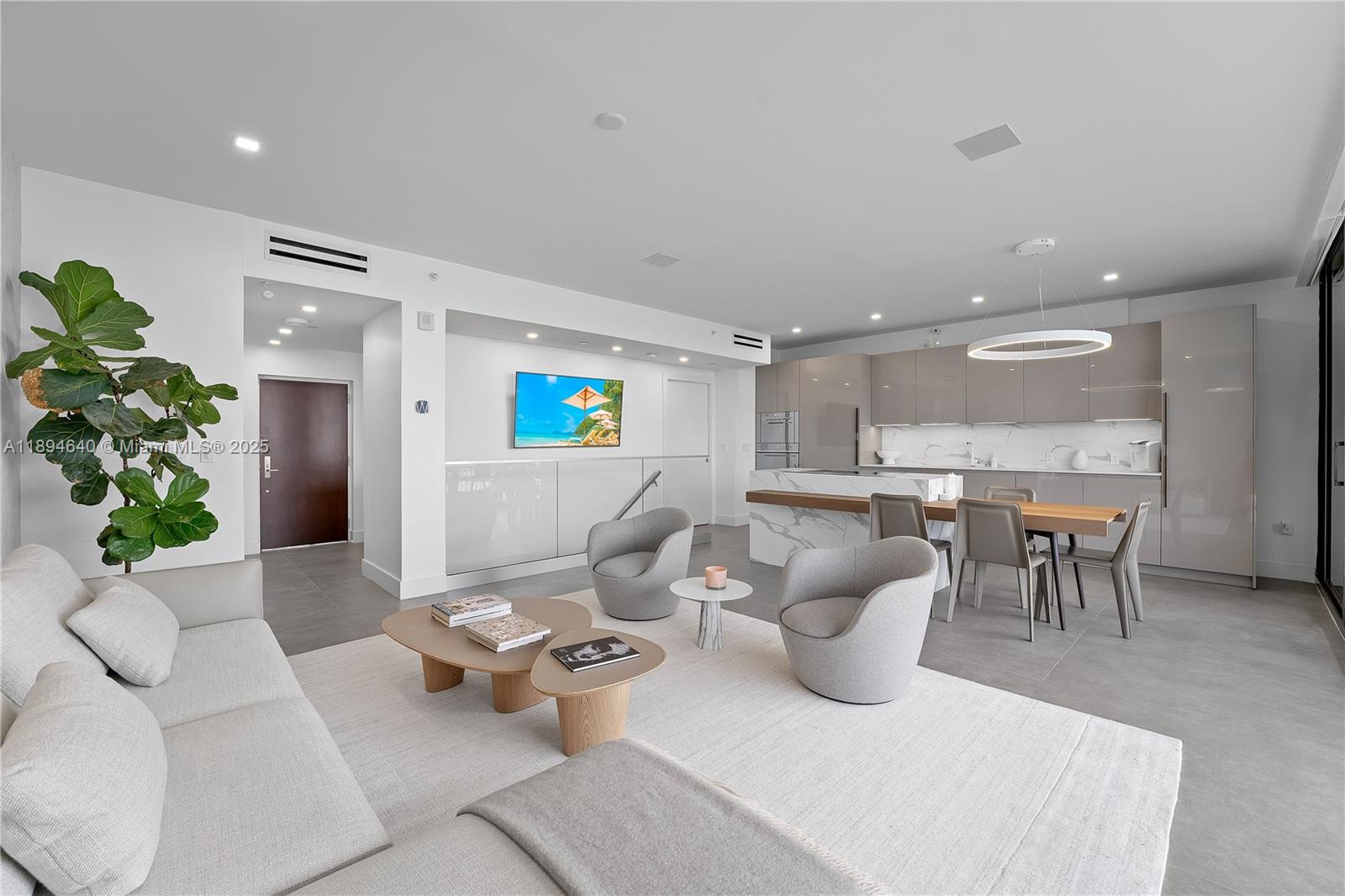 1000 Venetian Way # 1006