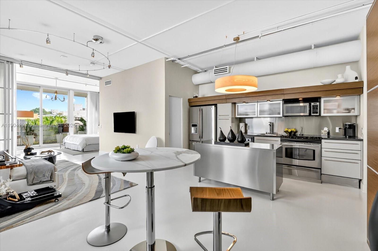 1700 Meridian Ave # 503