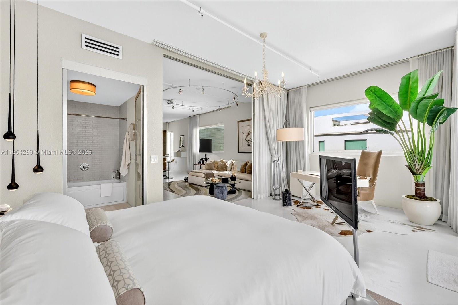 1700 Meridian Ave # 503