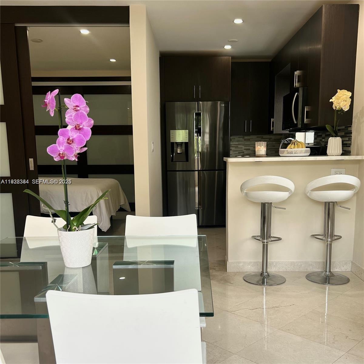 900 Jefferson Ave # 9