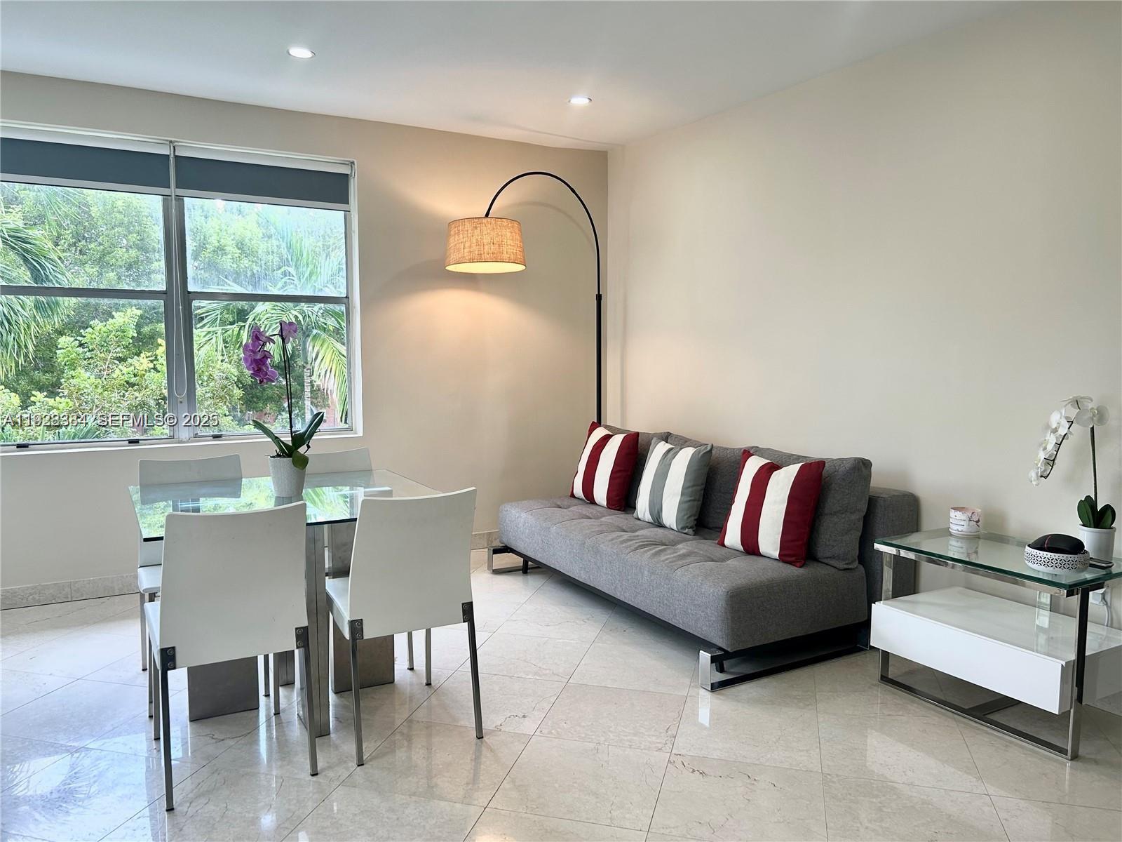 900 Jefferson Ave # 9