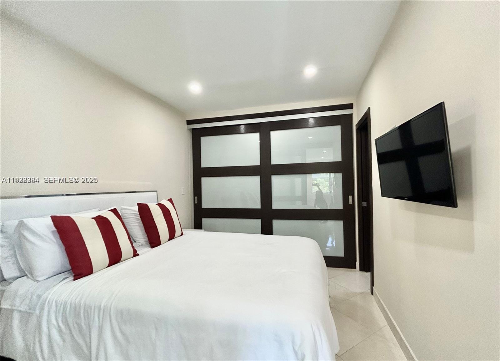 900 Jefferson Ave # 9