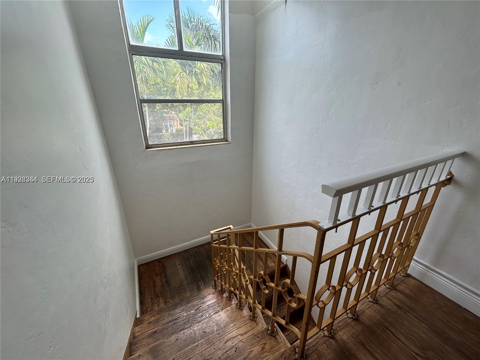 900 Jefferson Ave # 9