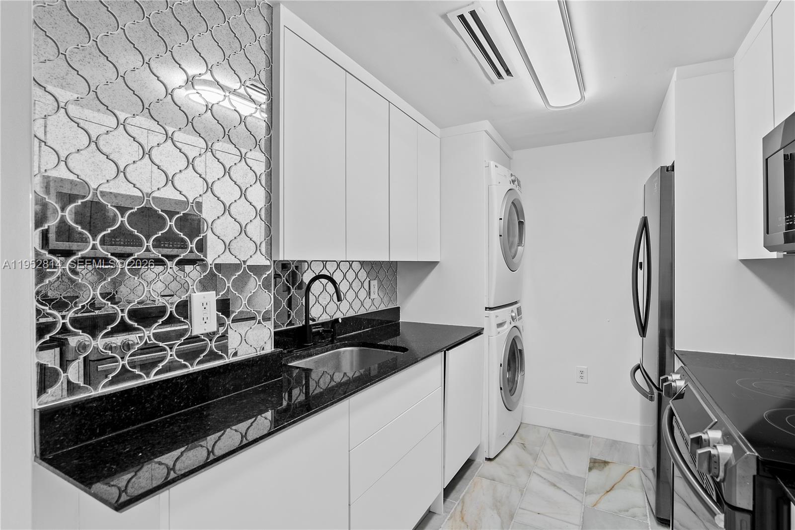 10275 Collins Ave # 1035