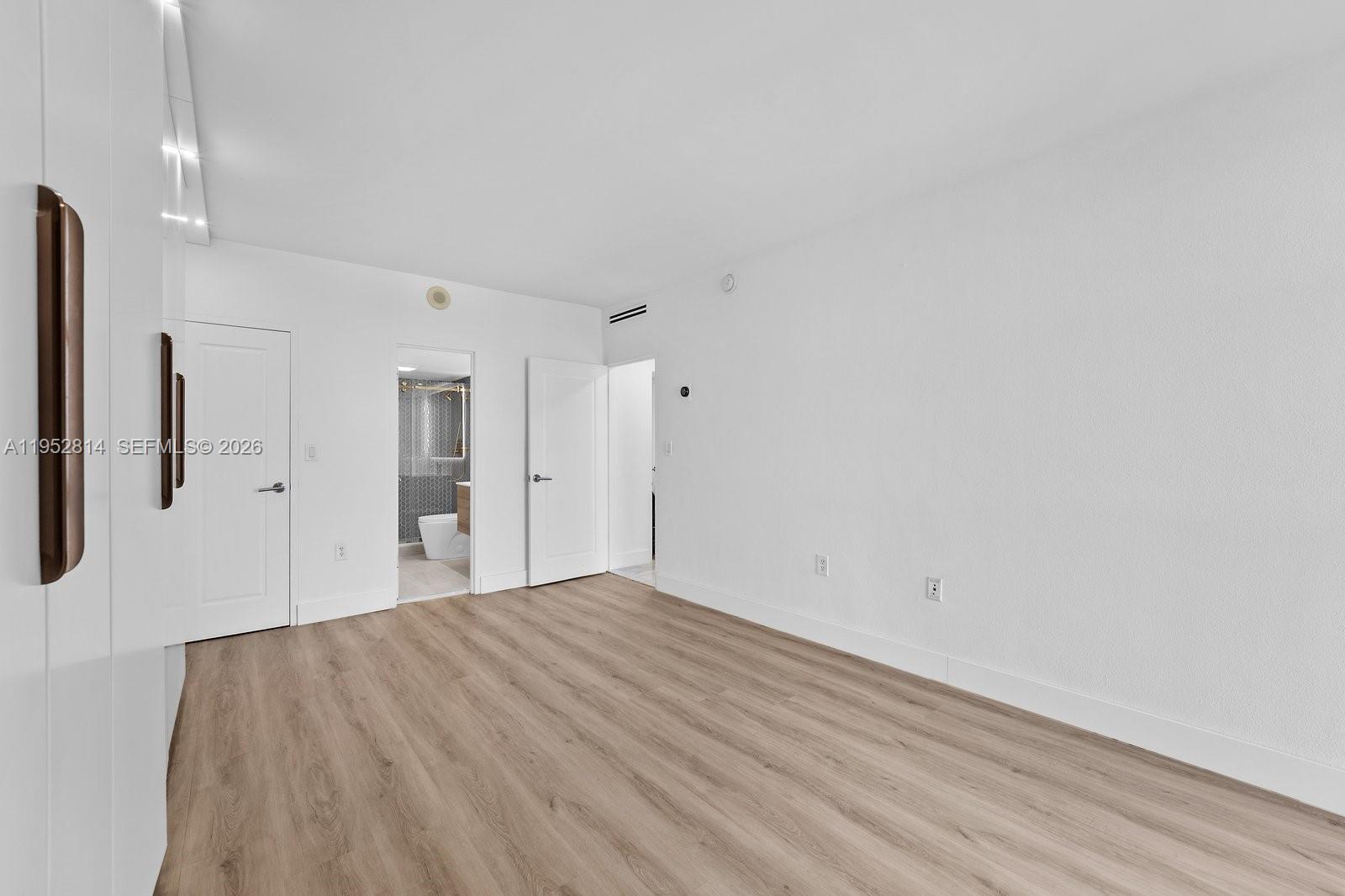 10275 Collins Ave # 1035