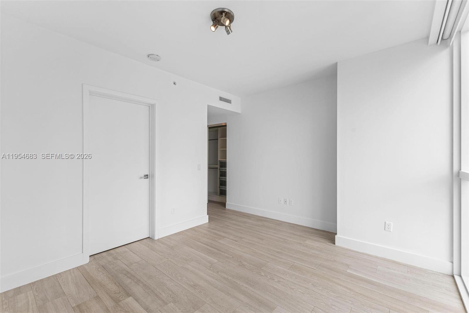 1080 Brickell Ave # 3909