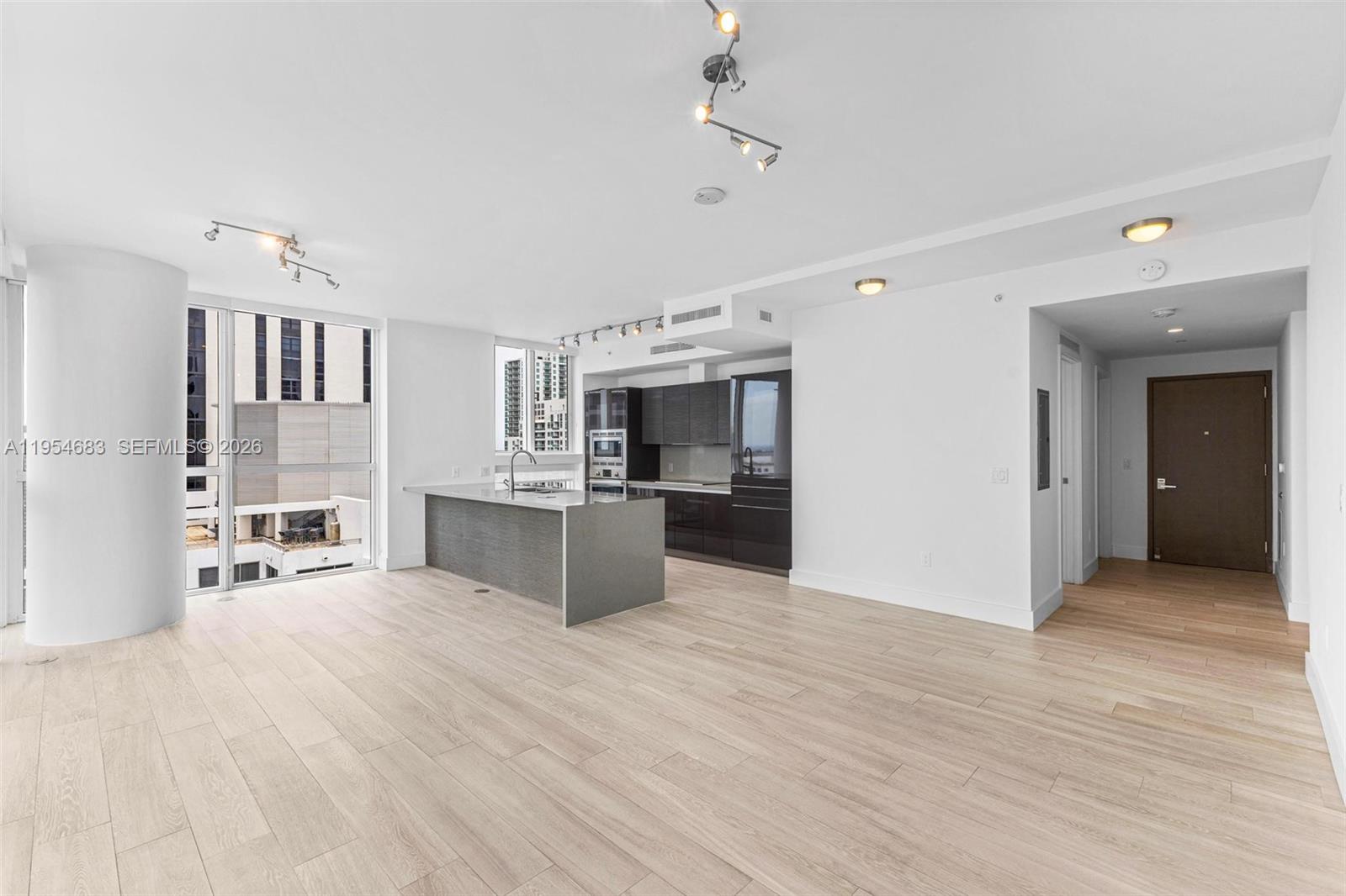 1080 Brickell Ave # 3909