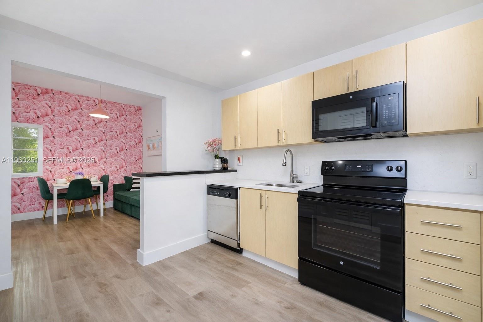 2129 Washington Ave # 205