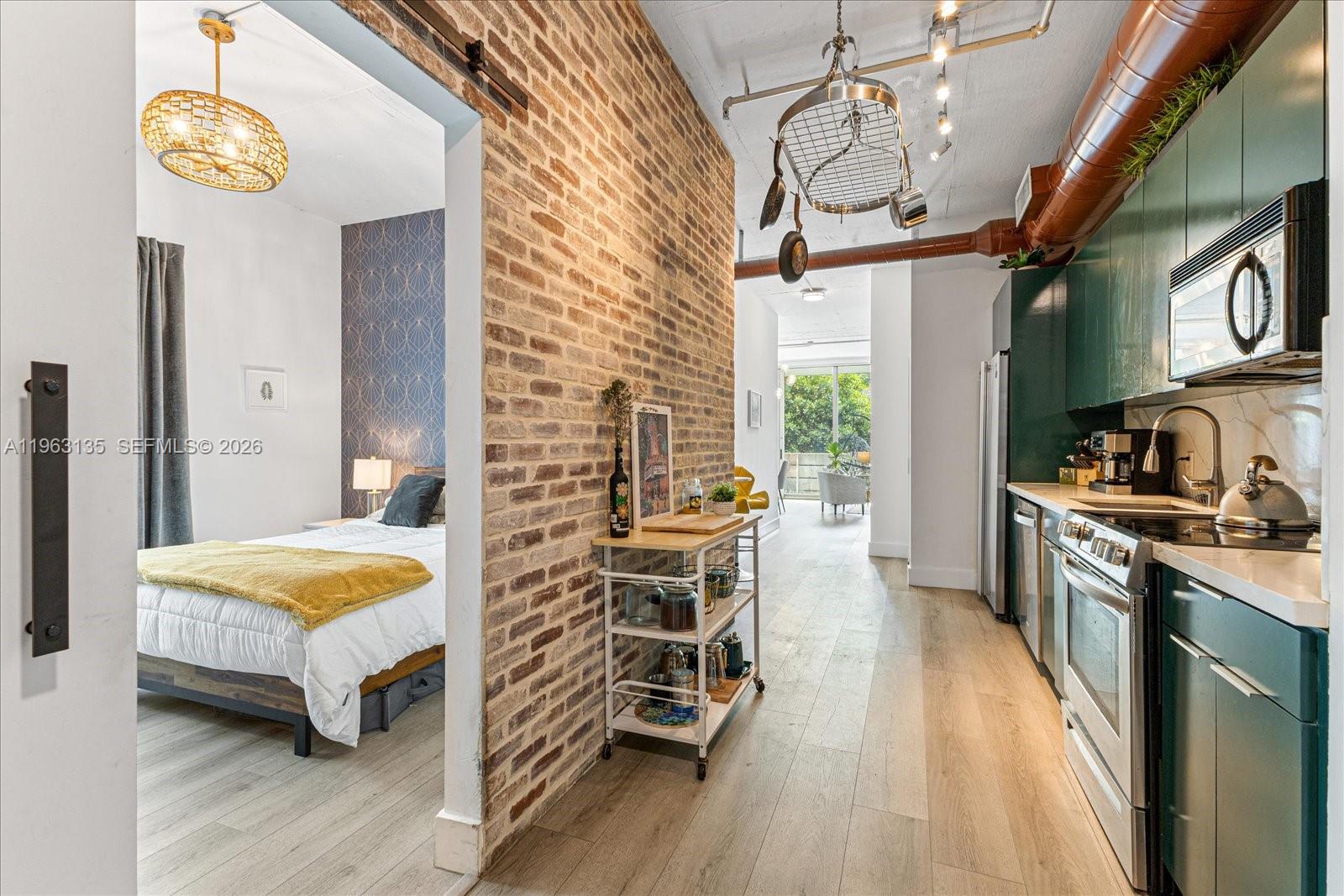 1700 Meridian Ave # 203