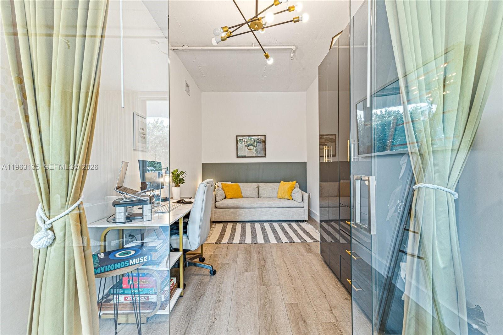 1700 Meridian Ave # 203