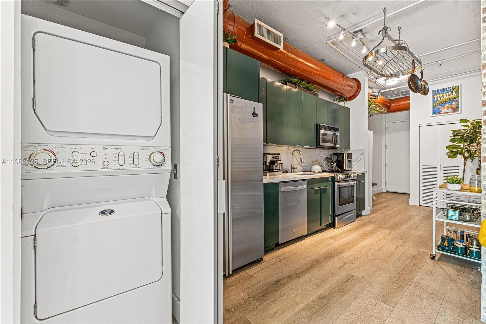 1700 Meridian Ave # 203