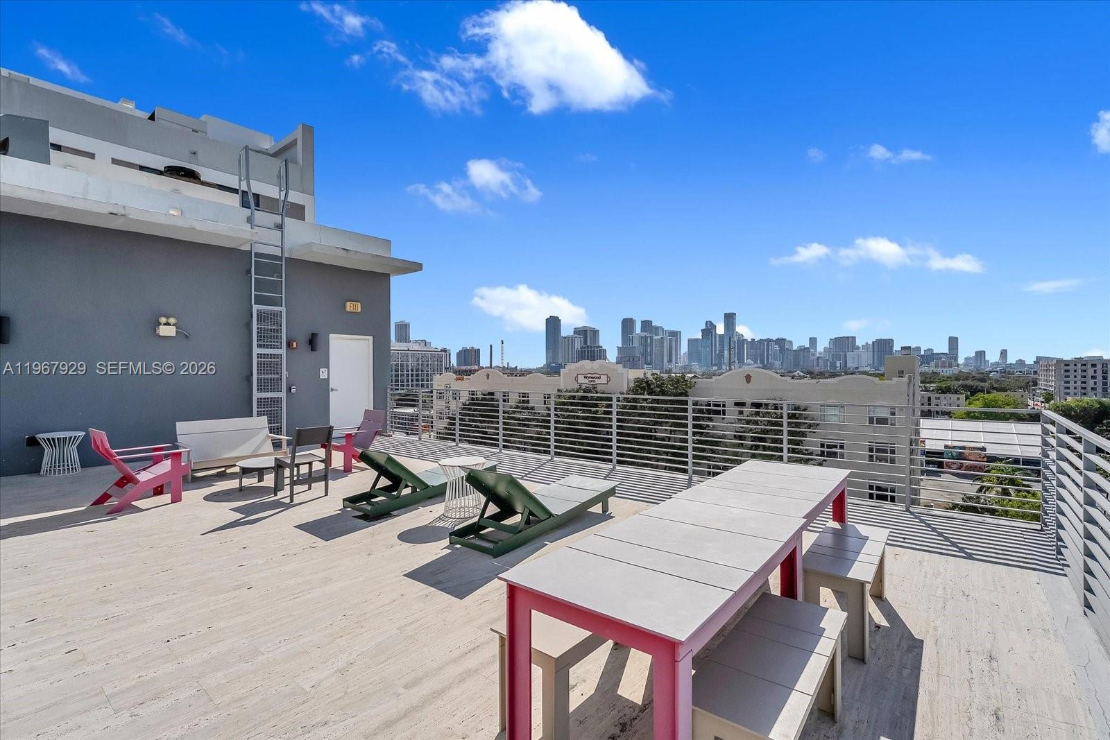 250 NW 24th St # 4A