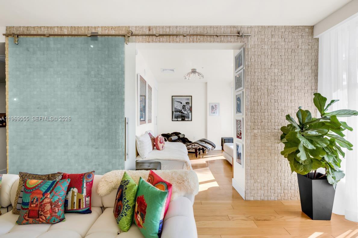 10275 Collins Ave # 102