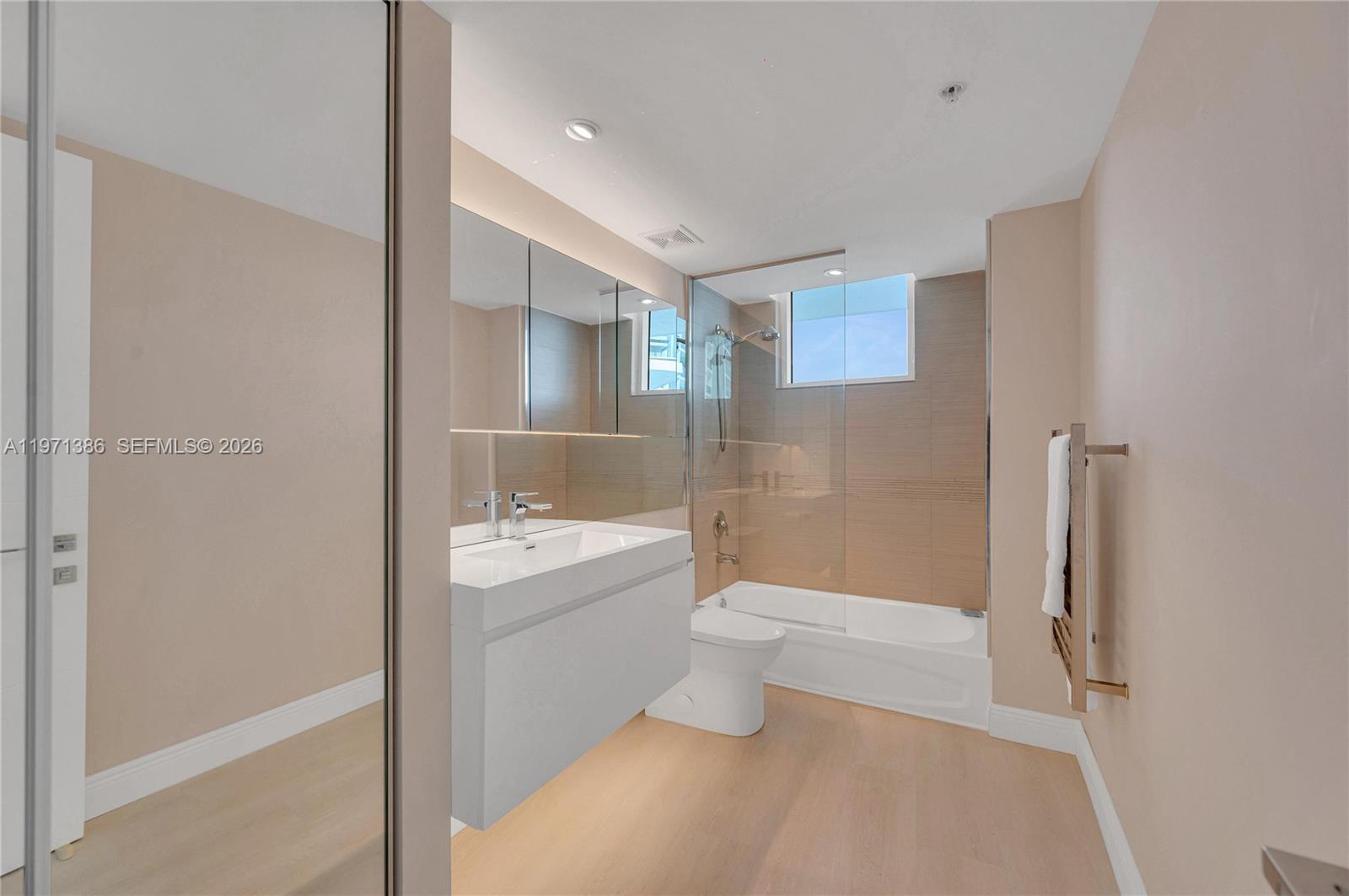 6700 Indian Creek Dr # 1007