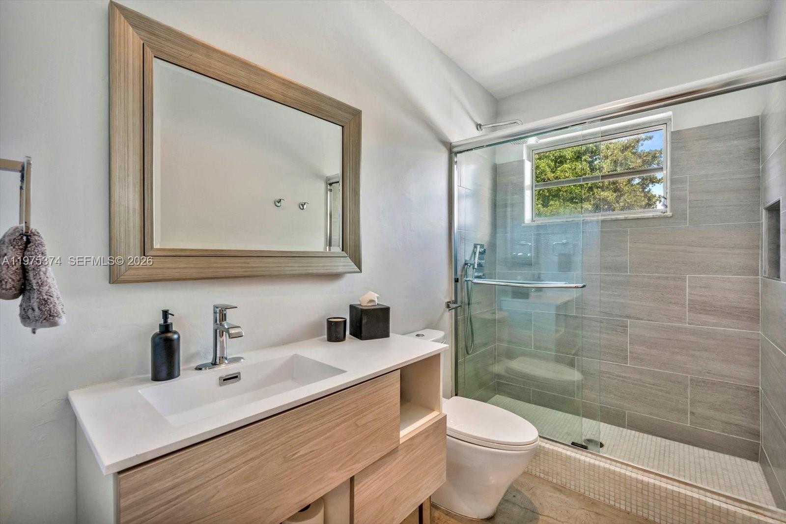 1821 Jefferson Ave # 301