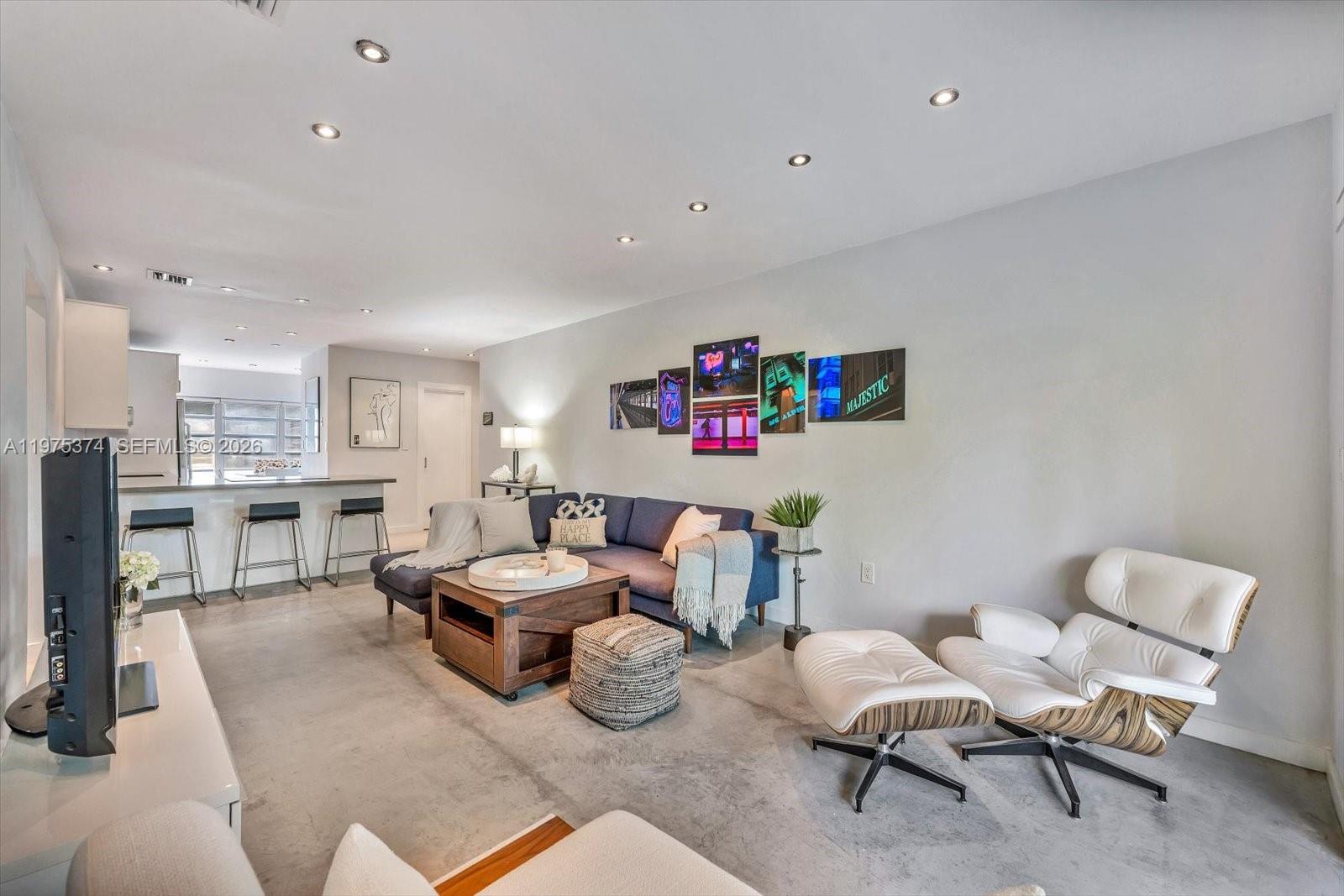 1821 Jefferson Ave # 301