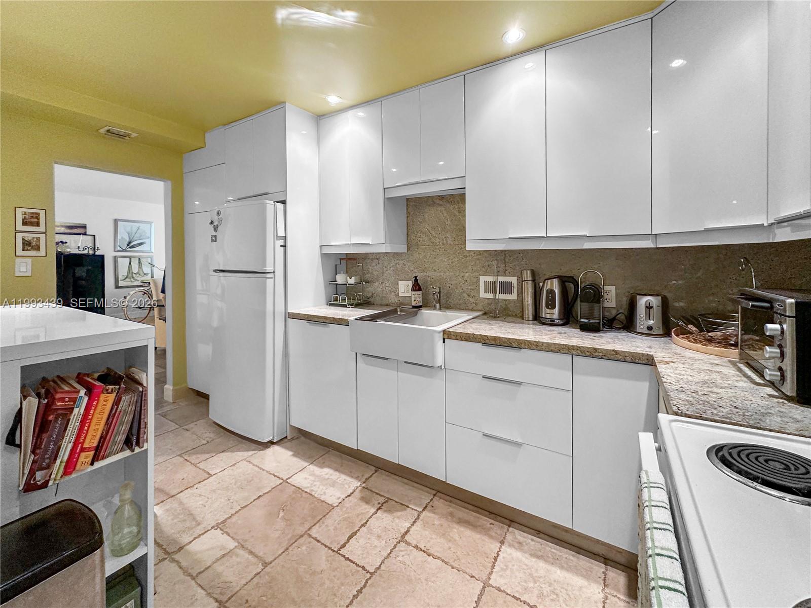 10185 Collins Ave # 502