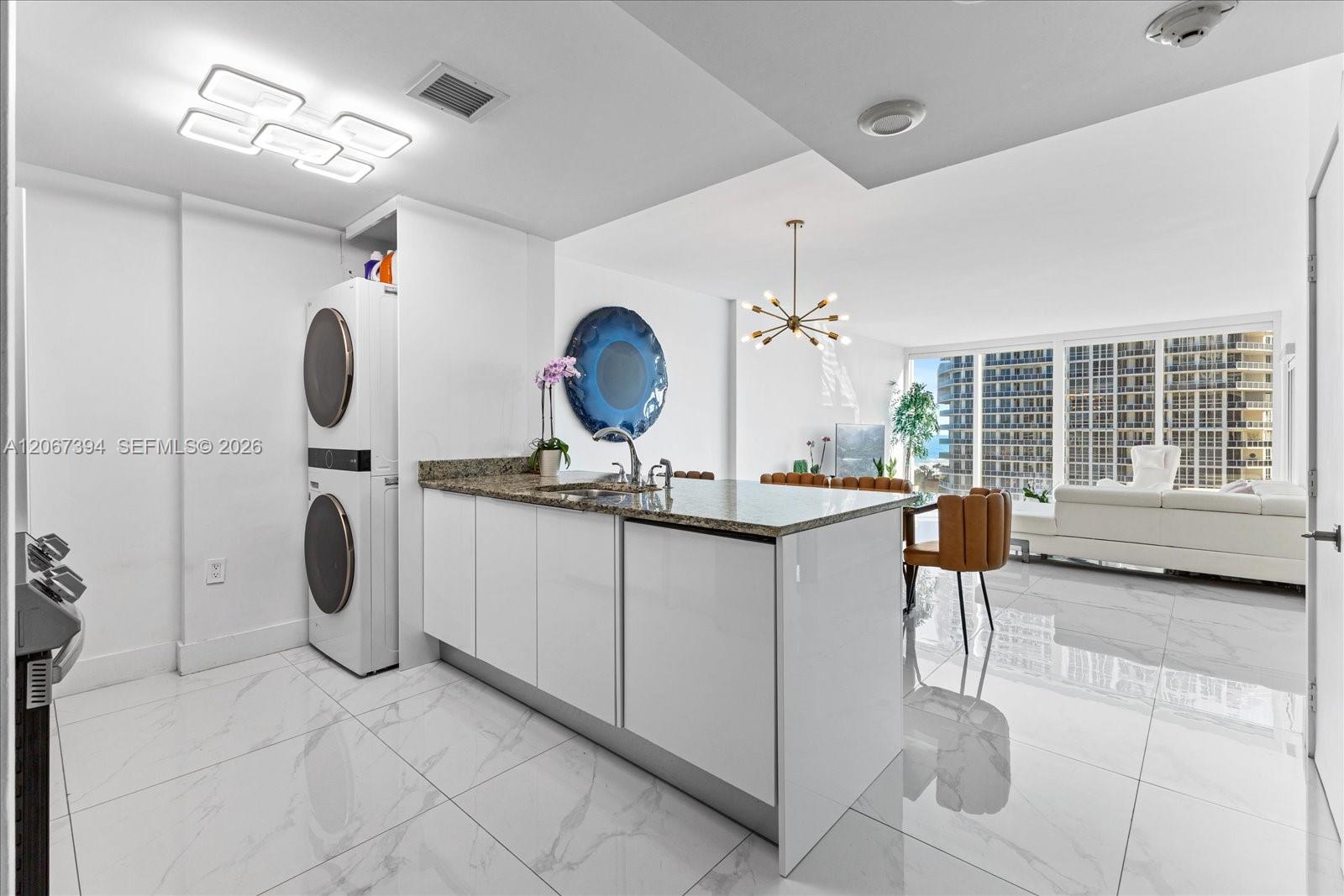 10275 Collins Ave # 916