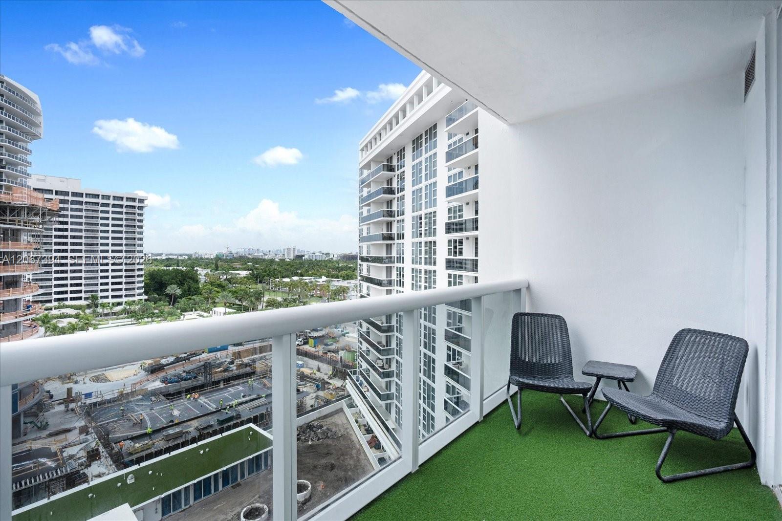 10275 Collins Ave # 916