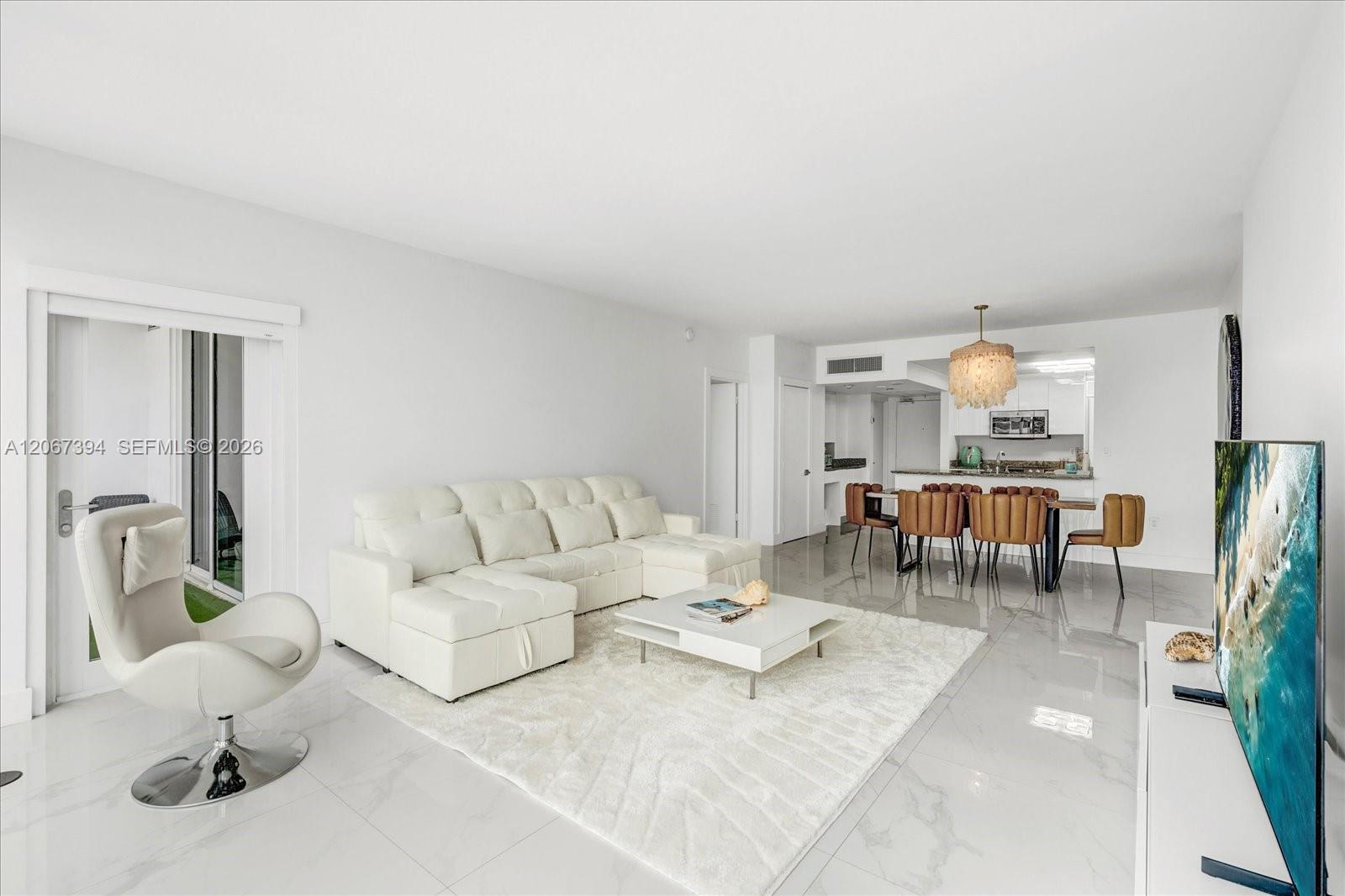 10275 Collins Ave # 916