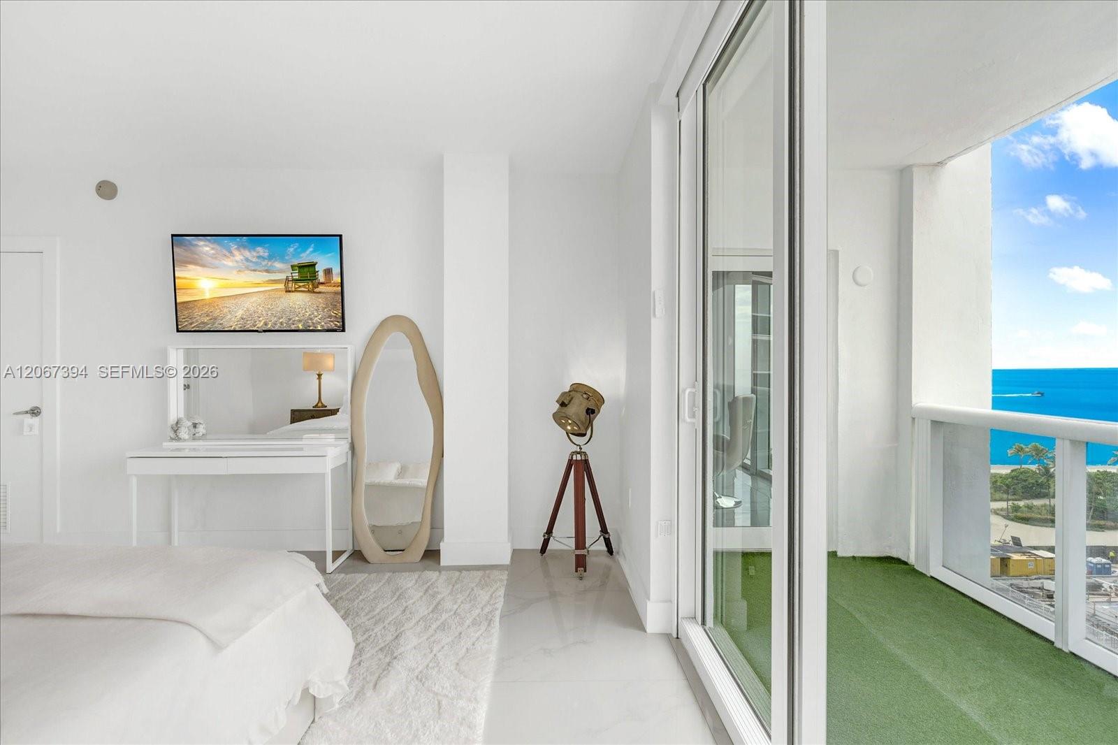 10275 Collins Ave # 916