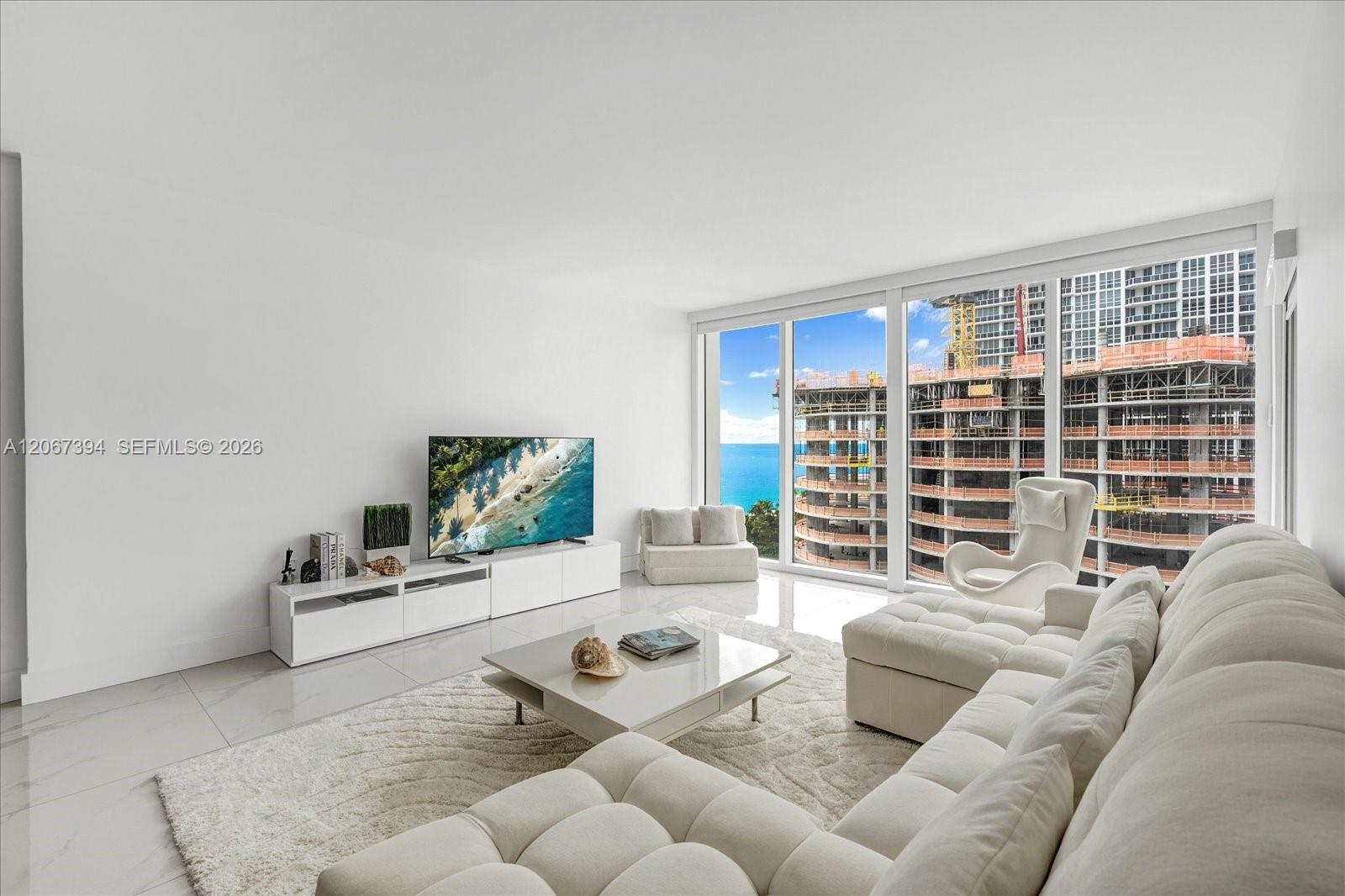 10275 Collins Ave # 916