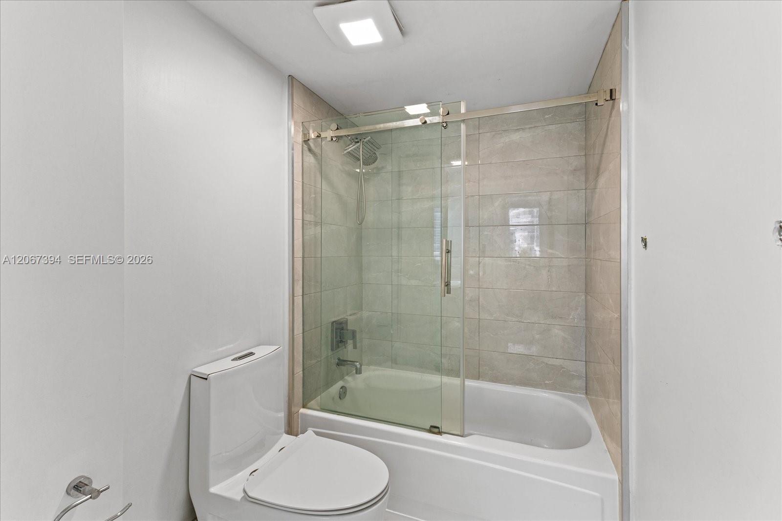 10275 Collins Ave # 916