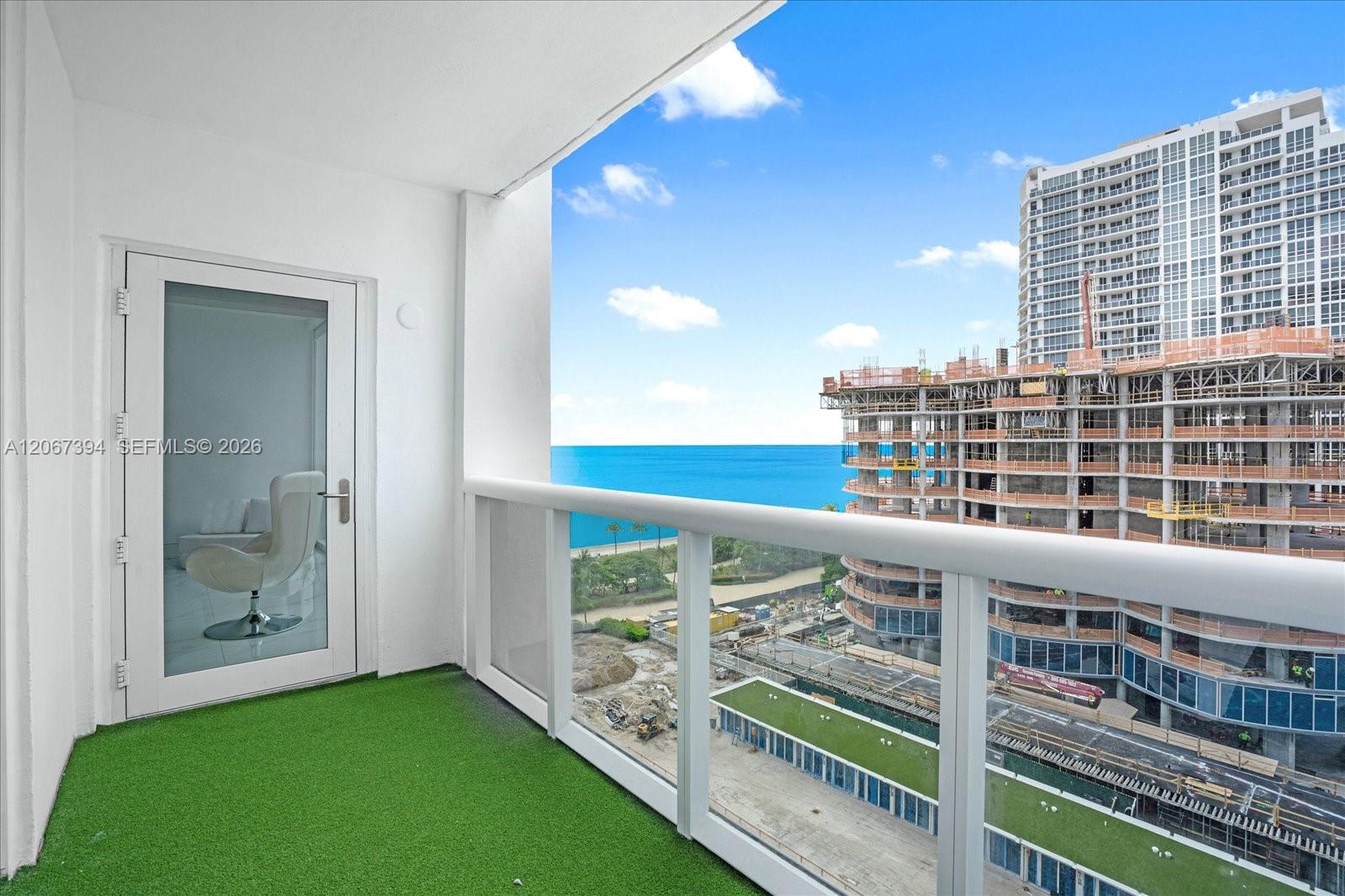 10275 Collins Ave # 916