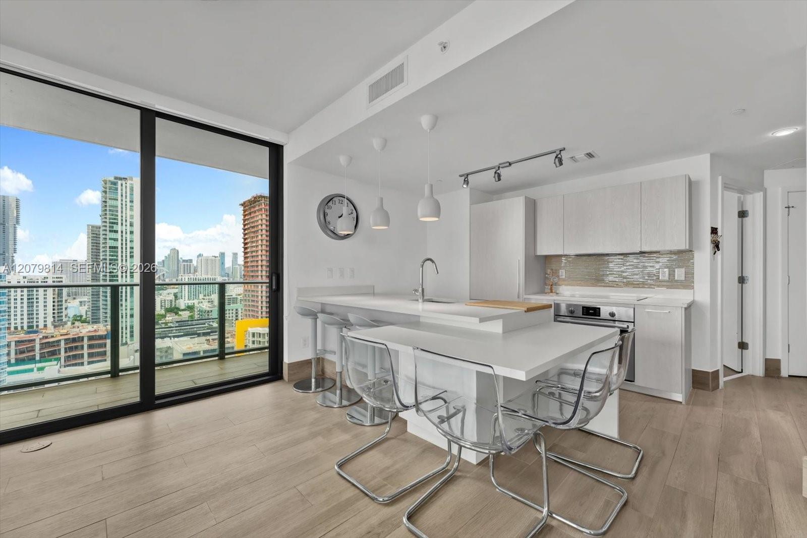 501 NE 31st St # 2006