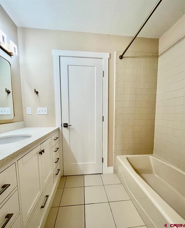 399 W Park Avenue Unit: B-5