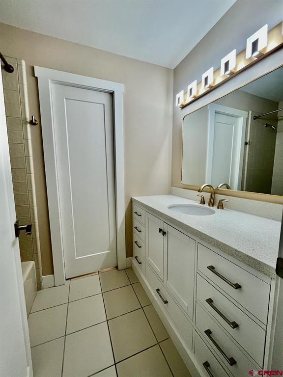 399 W Park Avenue Unit: B-5