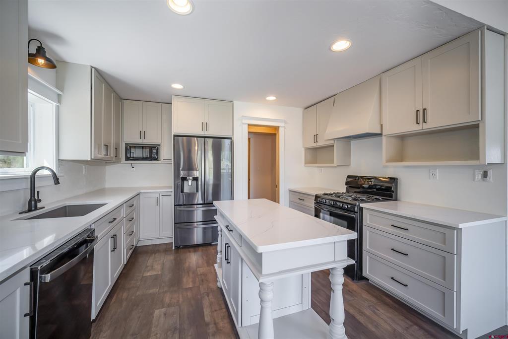 764 Vista De La Mesa