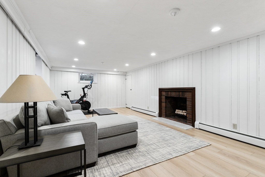 11 Lexington Ave