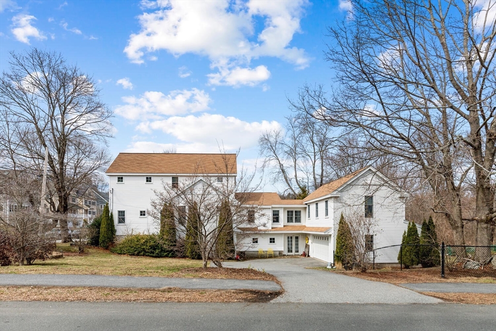 56 Grapevine Ave