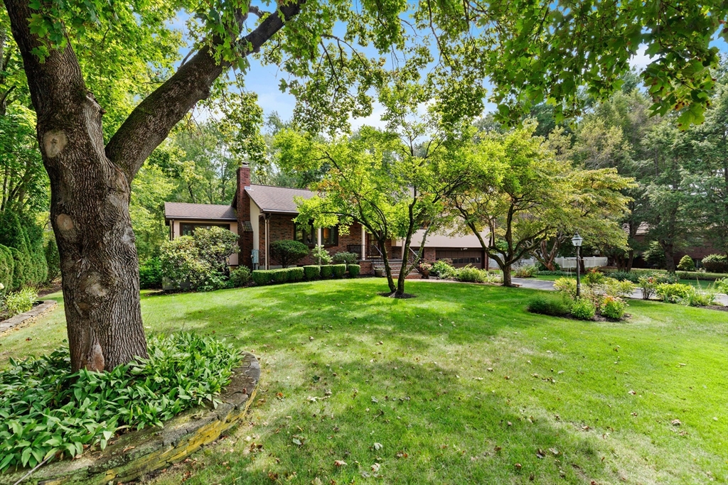 6 Maureen Rd