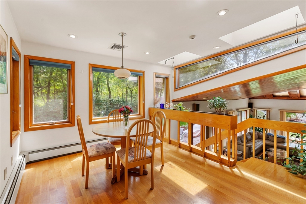 6 Maureen Rd