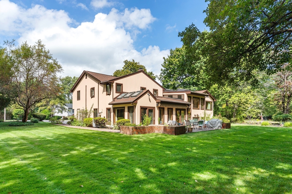 6 Maureen Rd