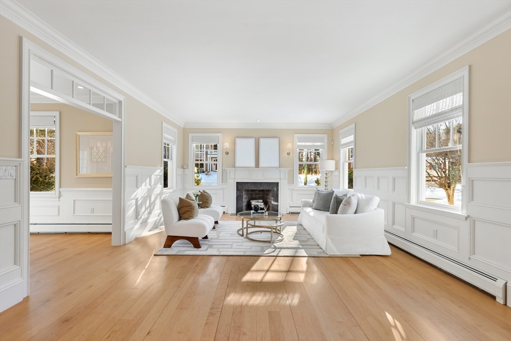 22 Fairbanks Rd