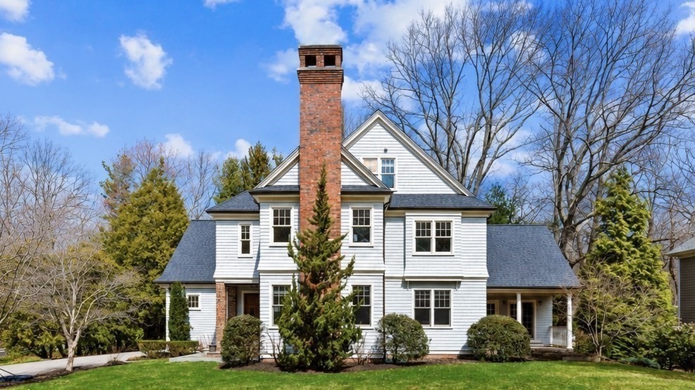 22 Fairbanks Rd