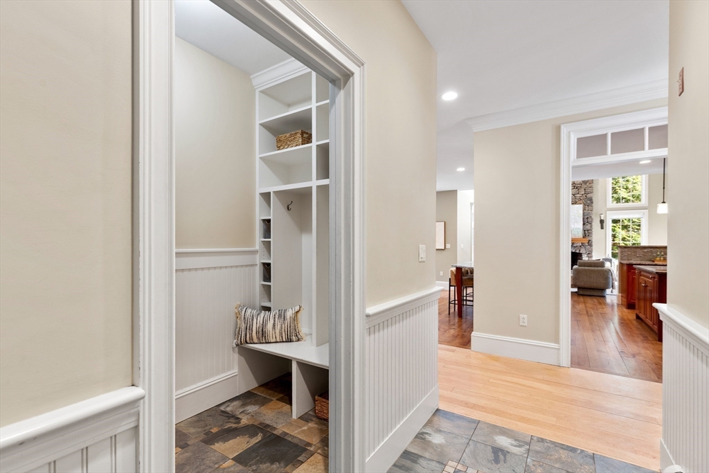 22 Fairbanks Rd