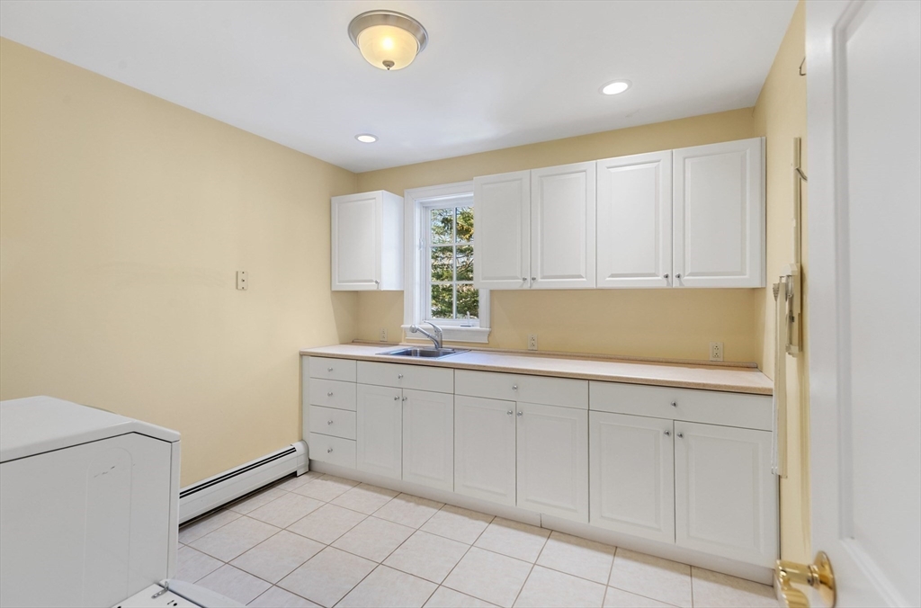 22 Fairbanks Rd