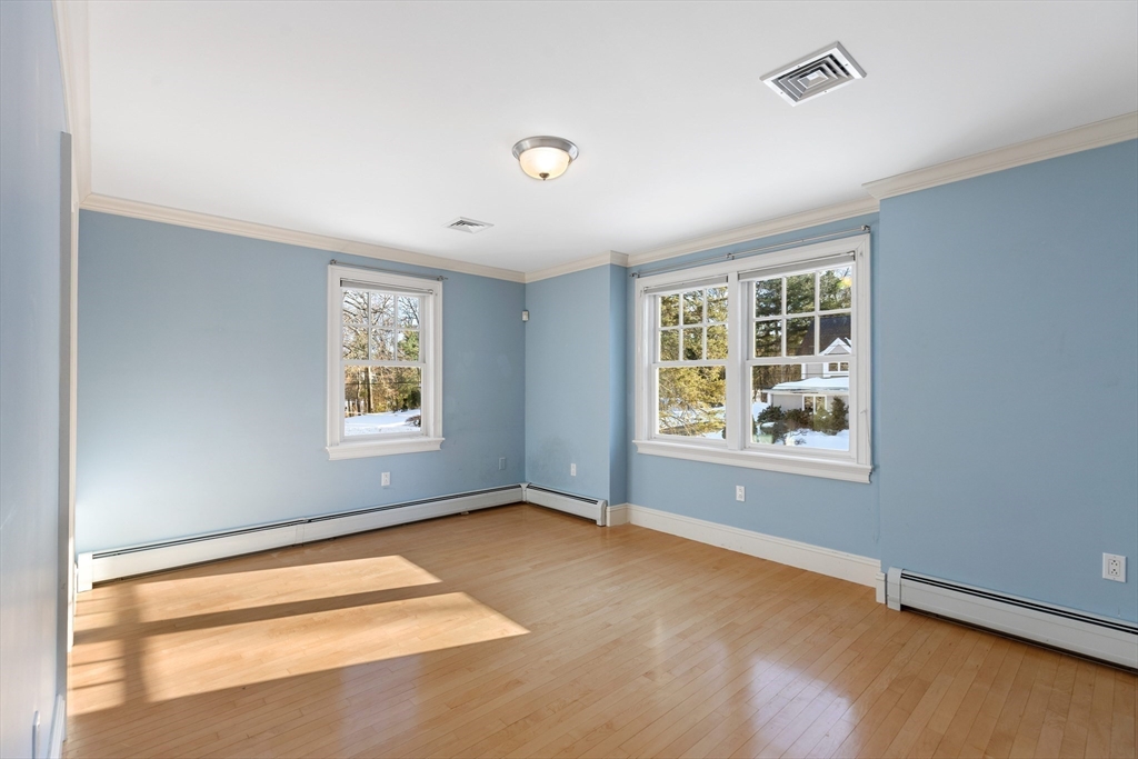 22 Fairbanks Rd