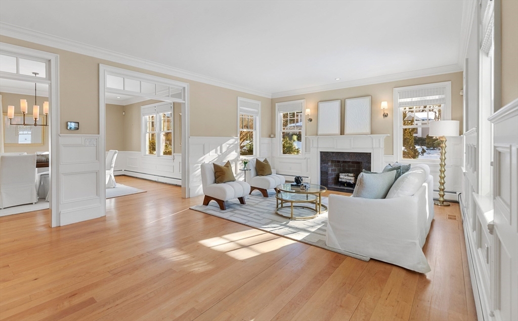 22 Fairbanks Rd